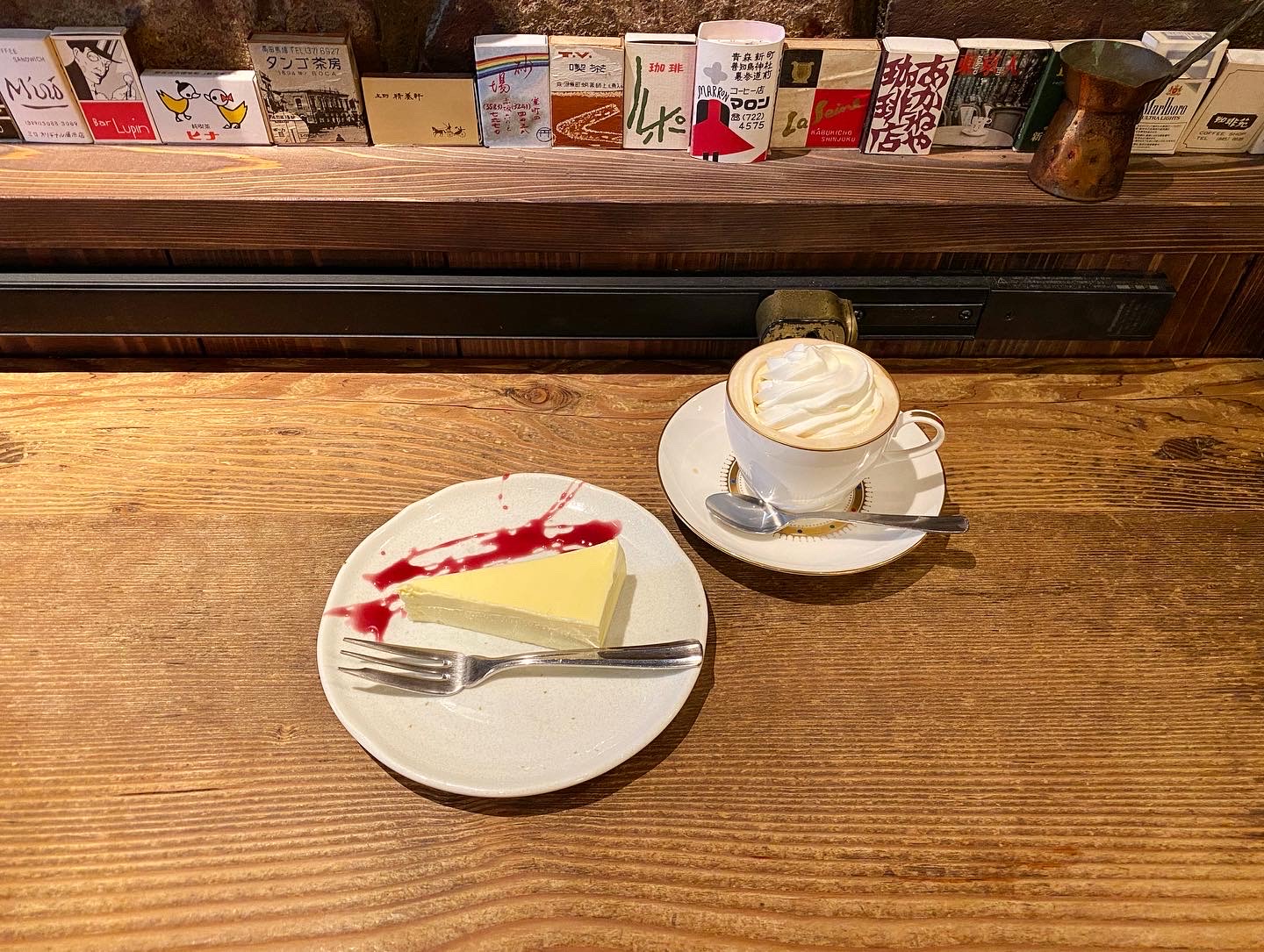 本日のケーキ¥450/カフェ・ウィンナー¥750